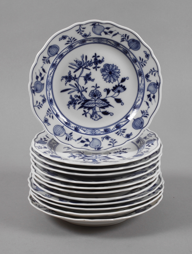 Meissen set of dinner plates "Zwiebelmuster" 