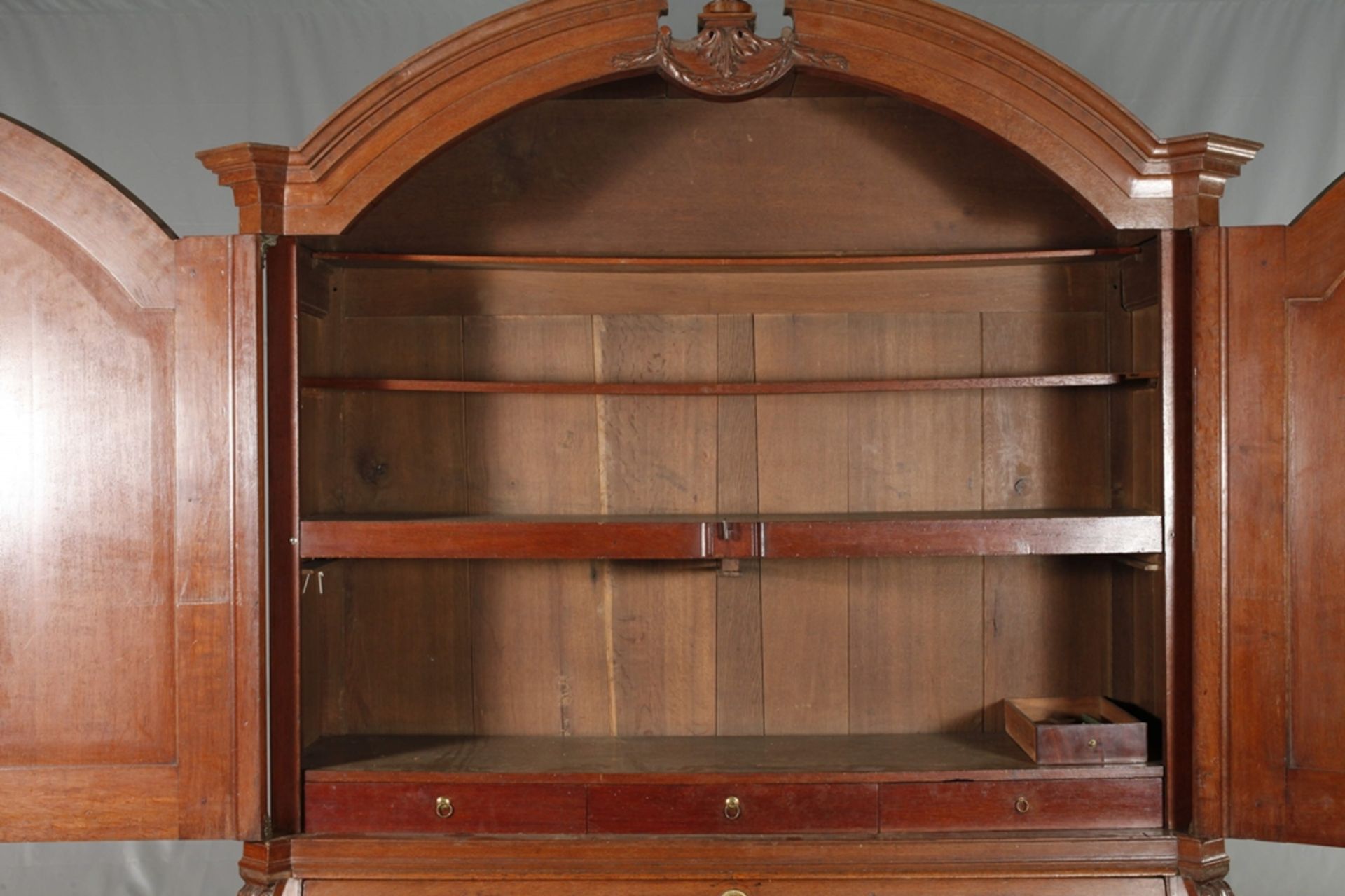 Classical cabinet with top - Image 5 of 11