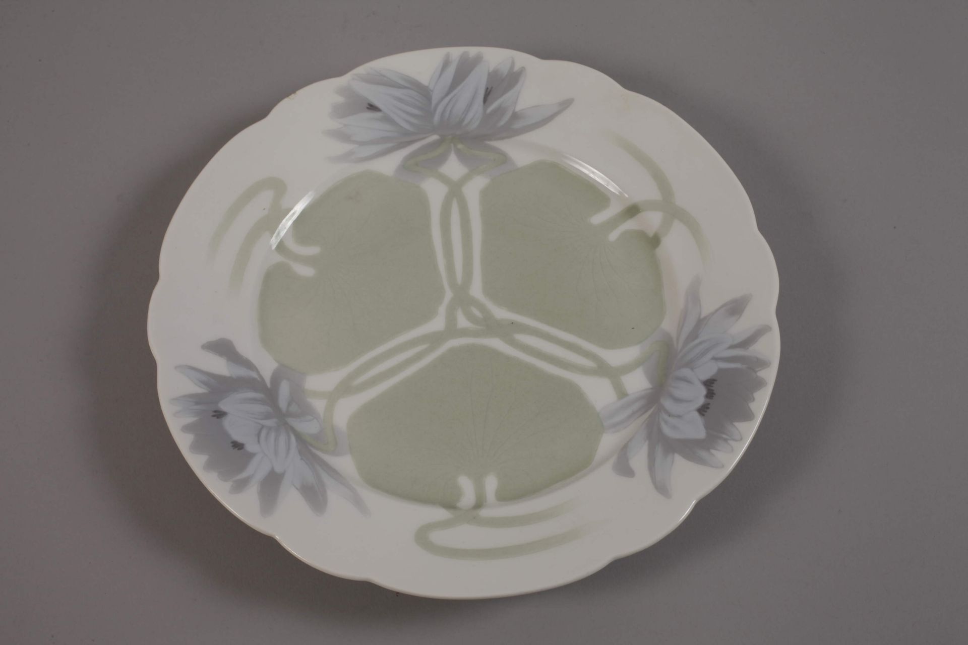 KPM Berlin seven dinner plates water lily decor - Image 2 of 5