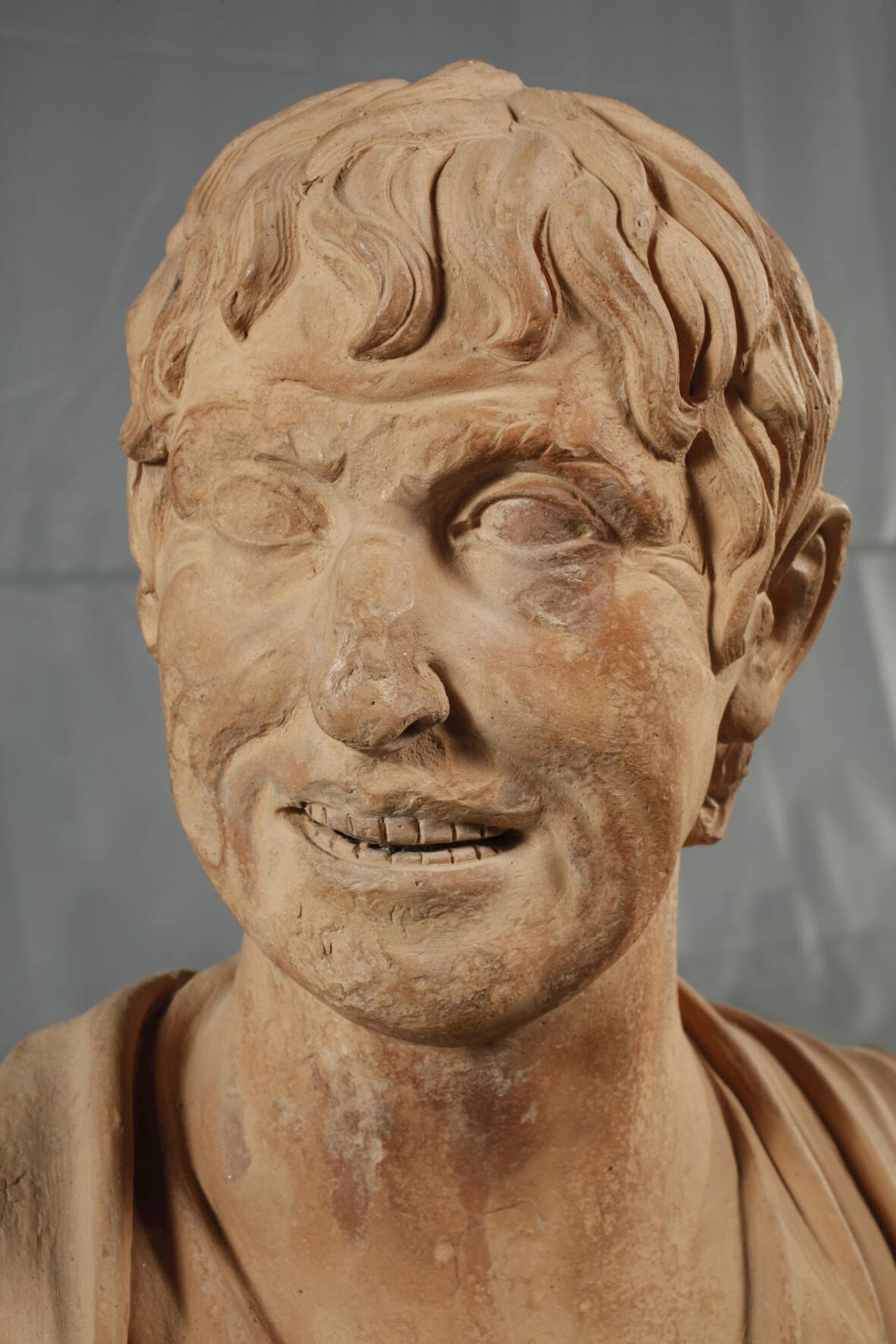 Terracotta bust of a gentleman - Image 2 of 4