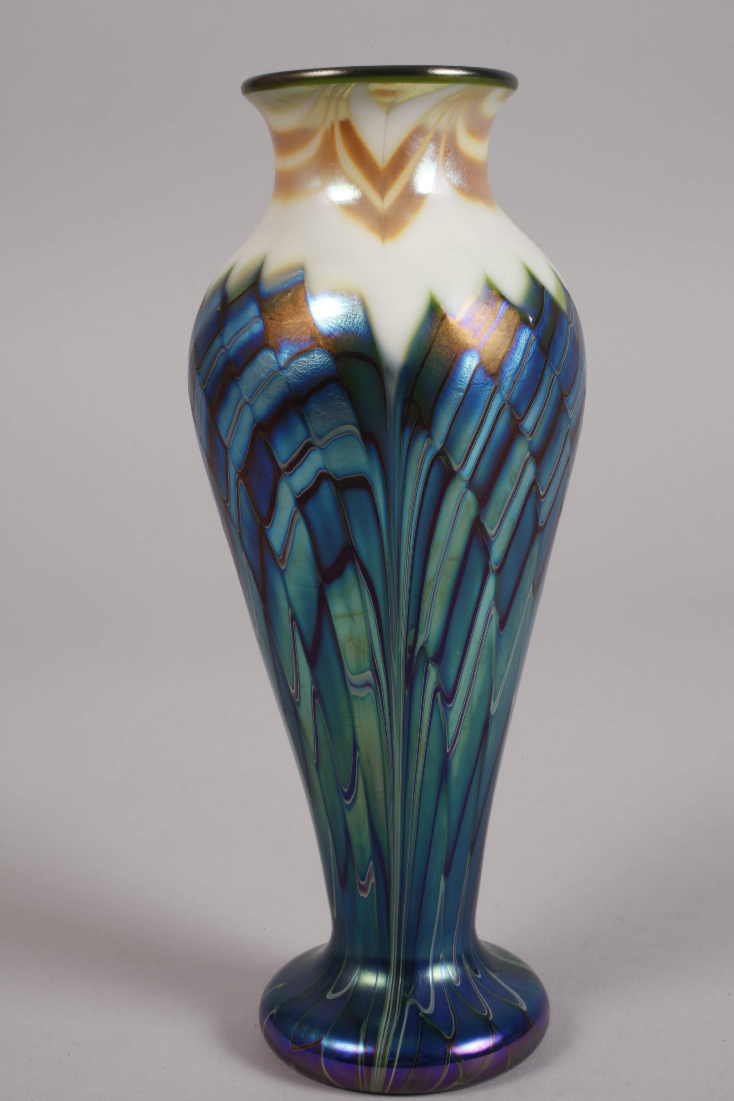 Orient & Flume vase - Image 3 of 4