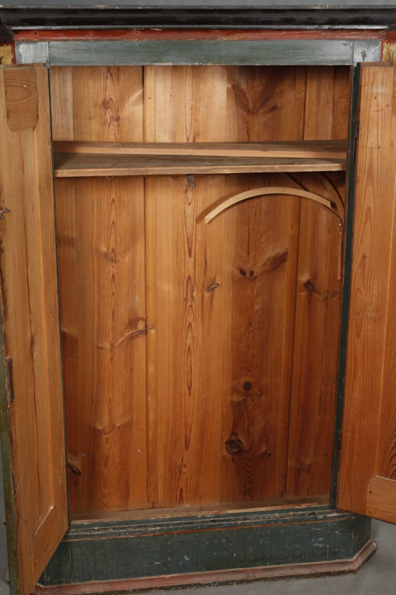 Small peasant cupboard - Image 4 of 6