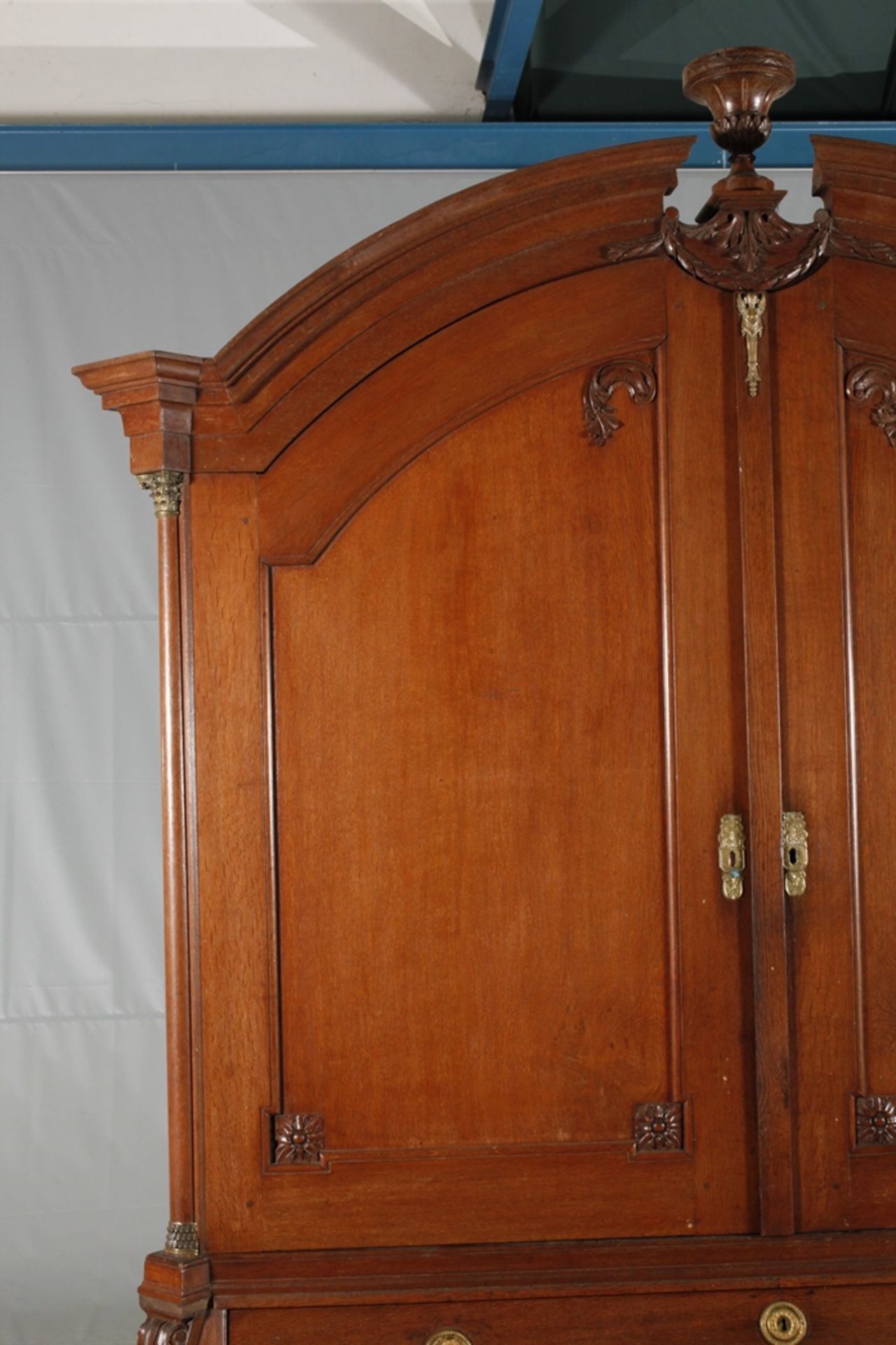 Classical cabinet with top - Image 3 of 11