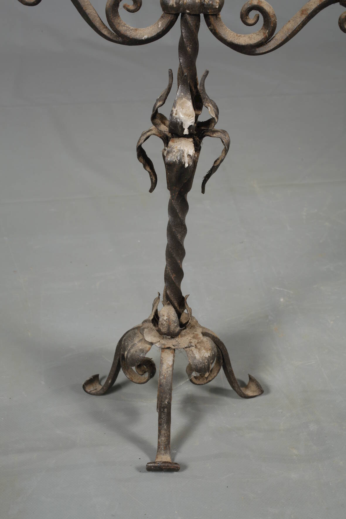 Large standing candlestick - Image 3 of 3