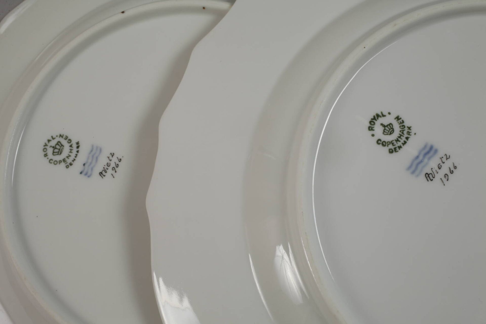 Copenhagen Pair of Fauna Danica style dinner plates - Image 4 of 4