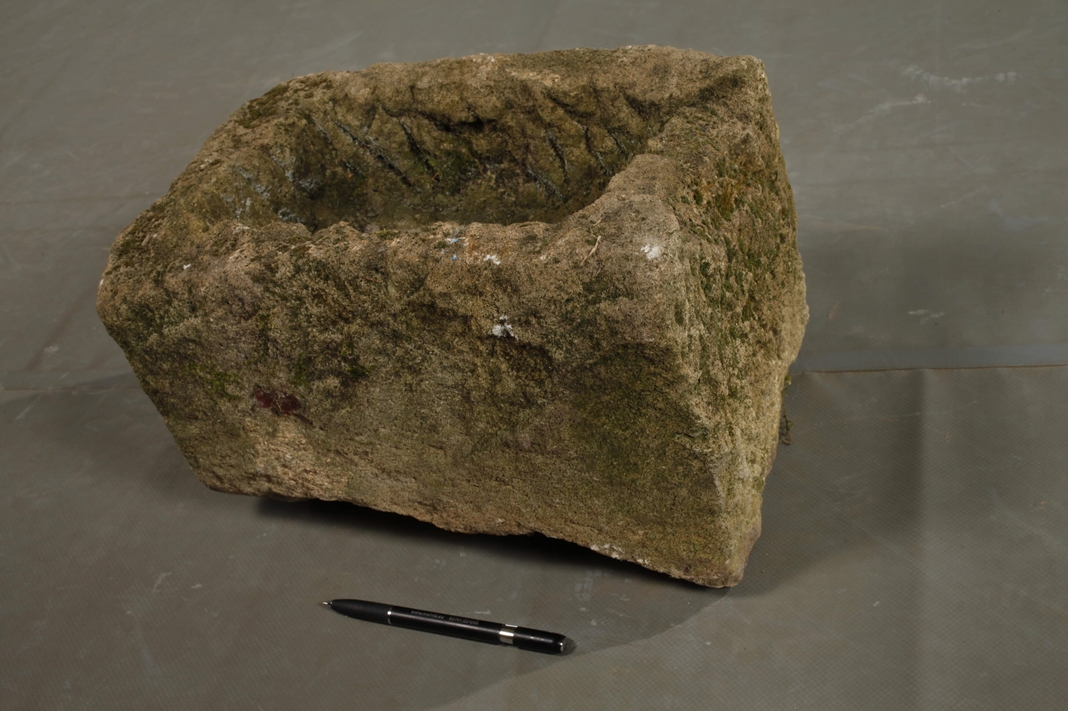 Small sandstone trough - Image 3 of 3