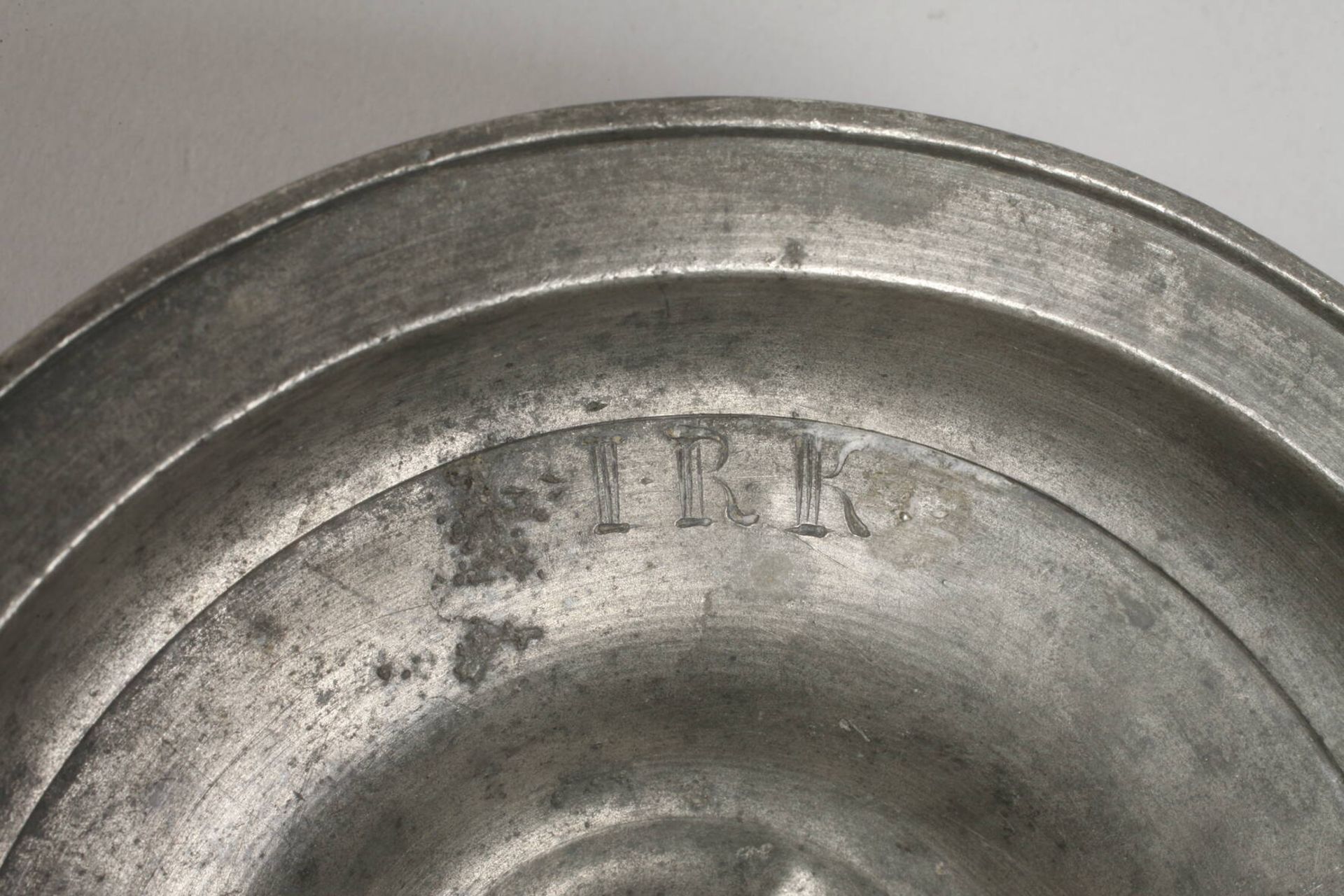 Two pieces of pewter - Image 6 of 10