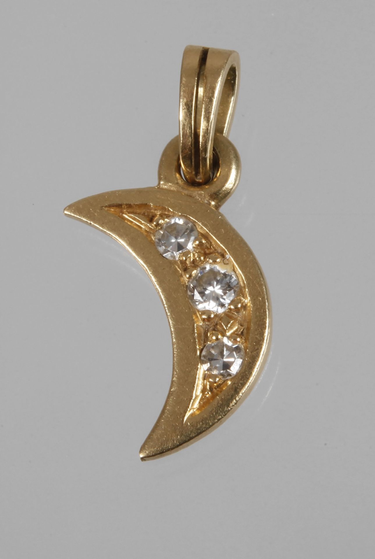 Diamond pendant