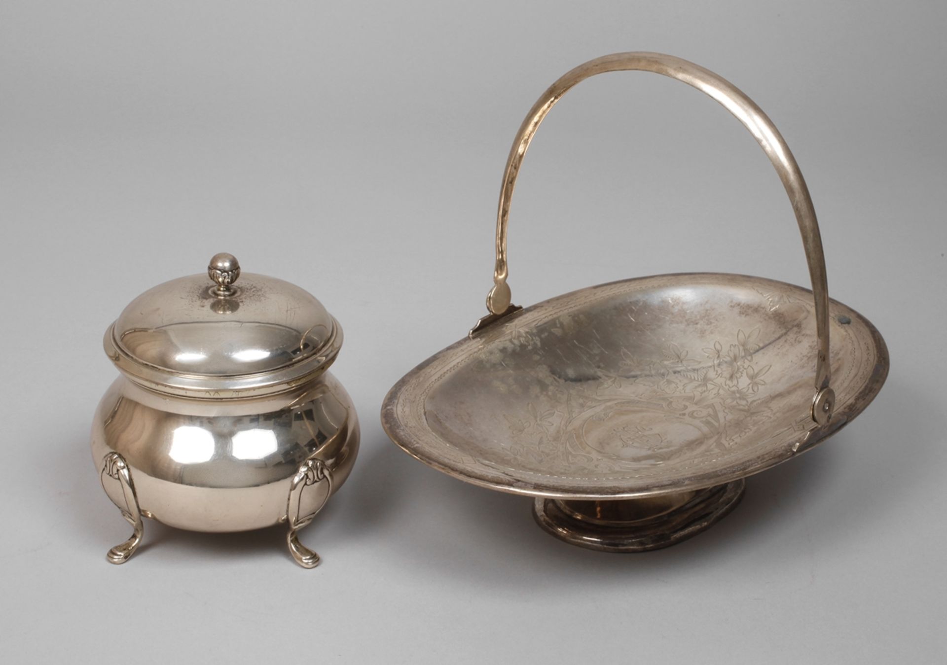 Silver centrepiece and sugar bowl
