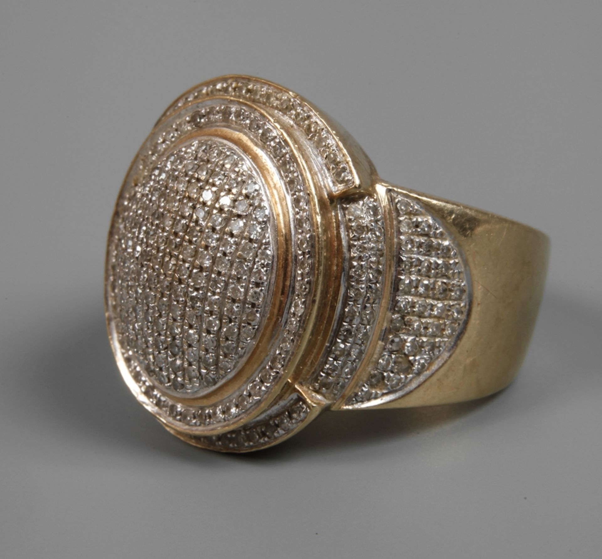 Precious ring with diamond setting