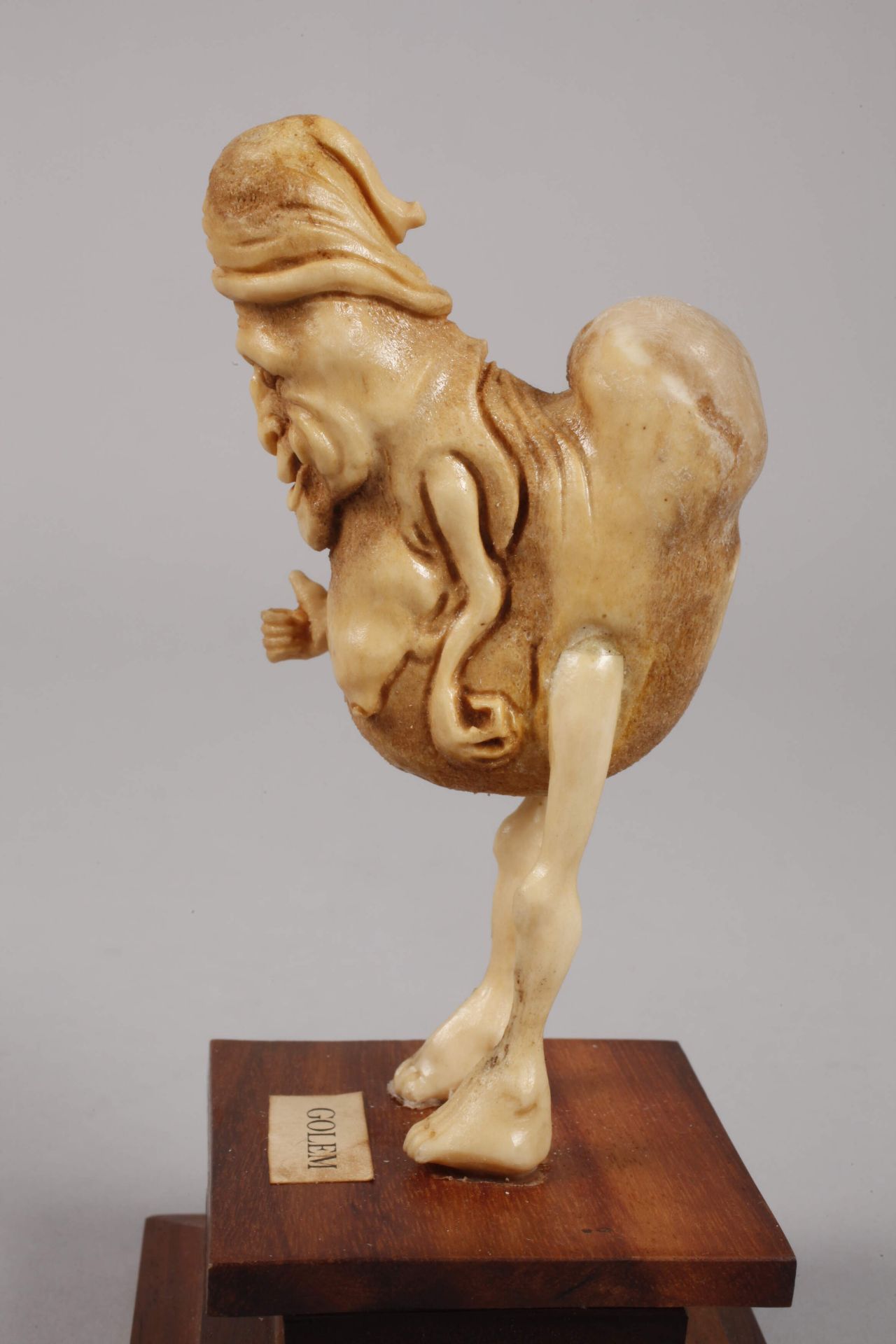 Figural horn carving - Image 2 of 4