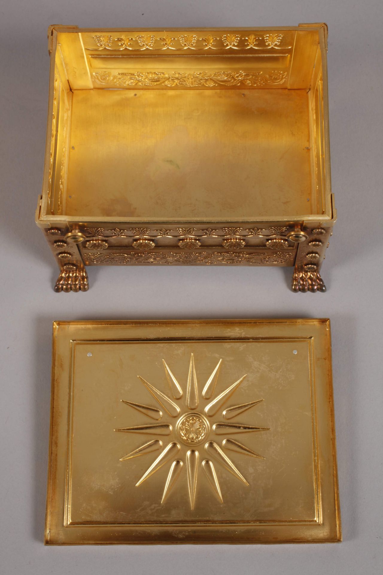 Silver box in case - Image 6 of 8