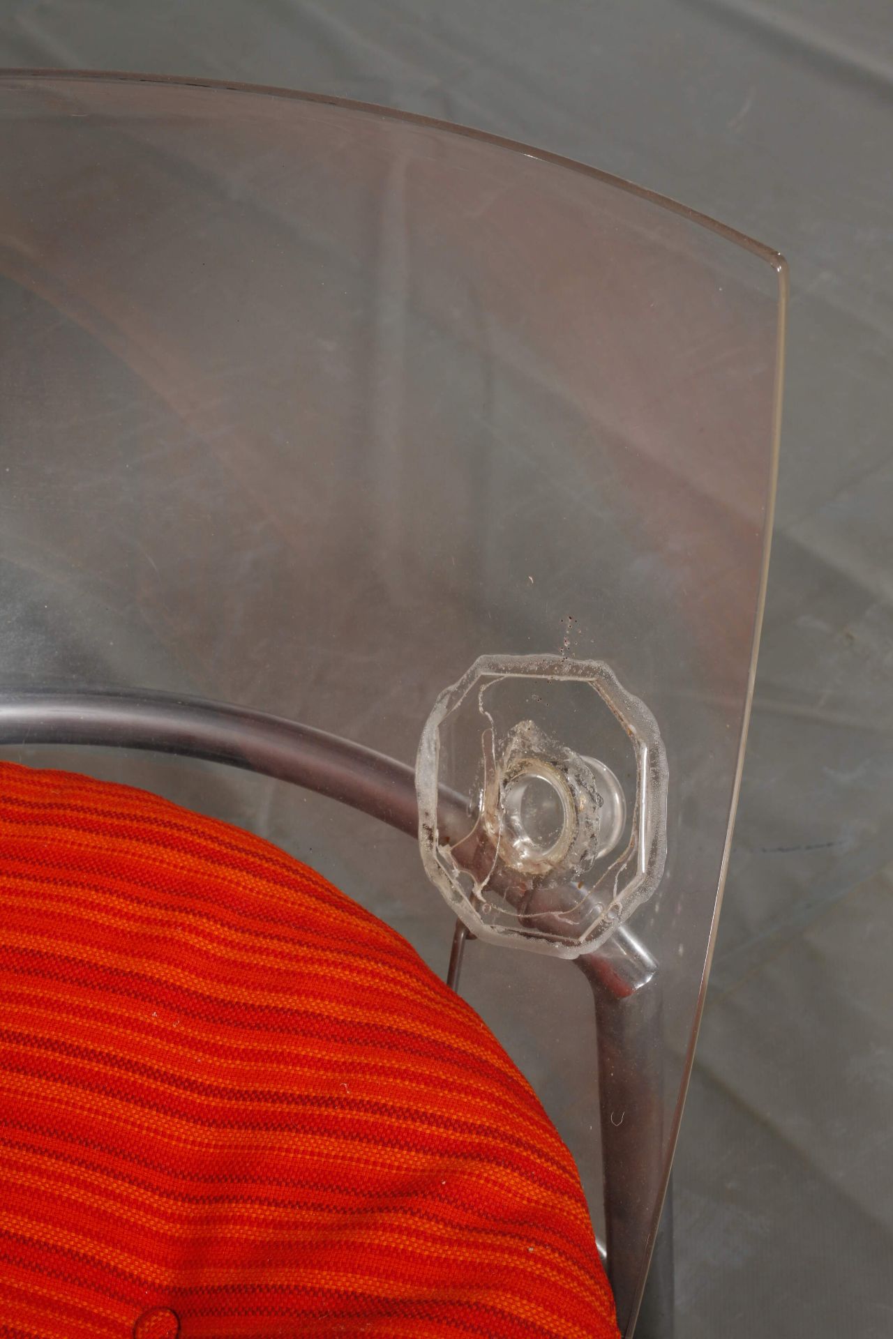 Plexiglass shell armchair - Image 4 of 5