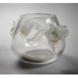 René Lalique Vase mit Irisblüten