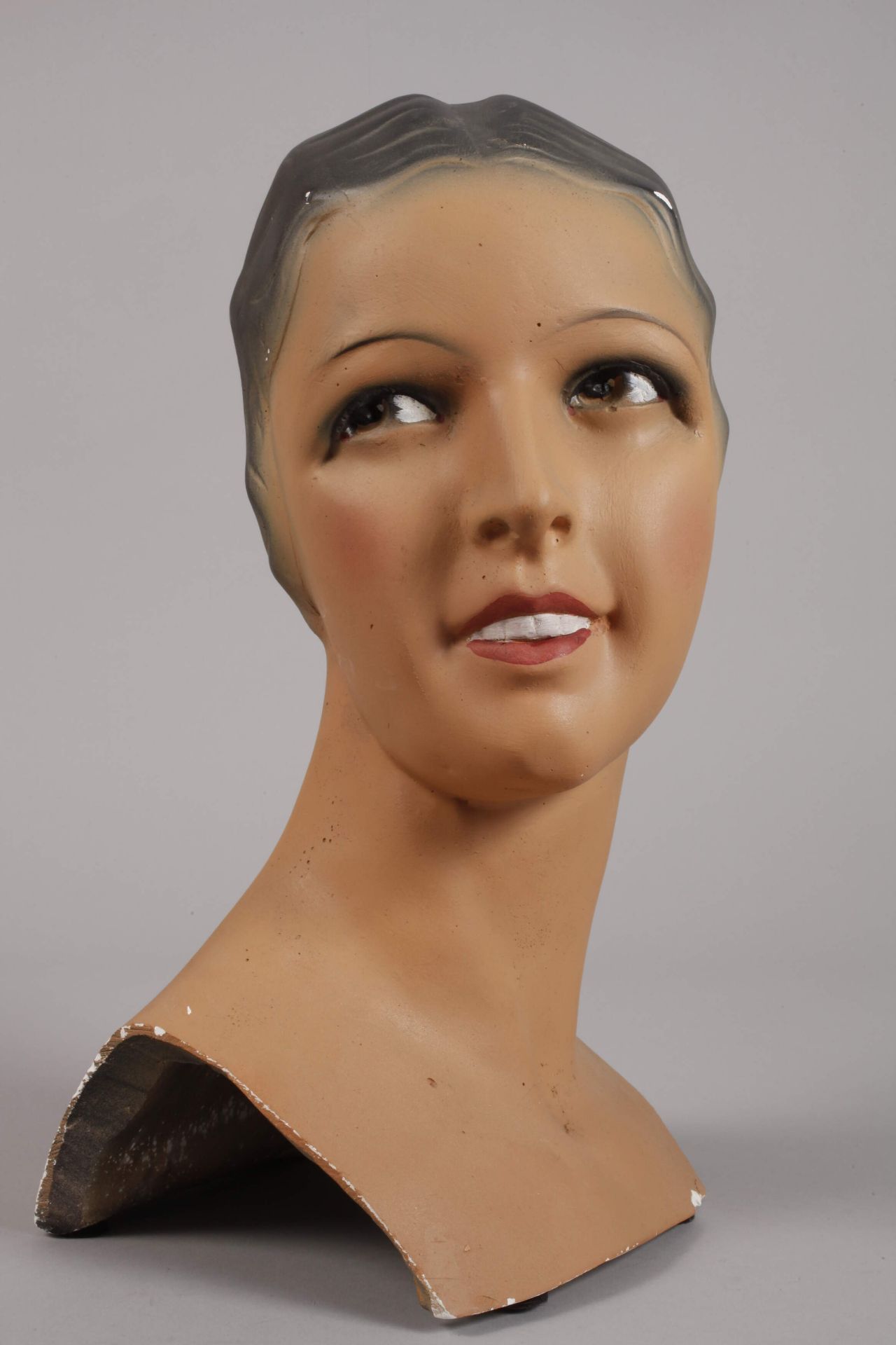 Showcase bust - Image 2 of 4