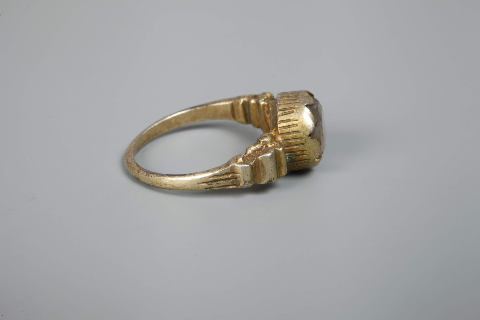 Ring set with stones - Image 3 of 4