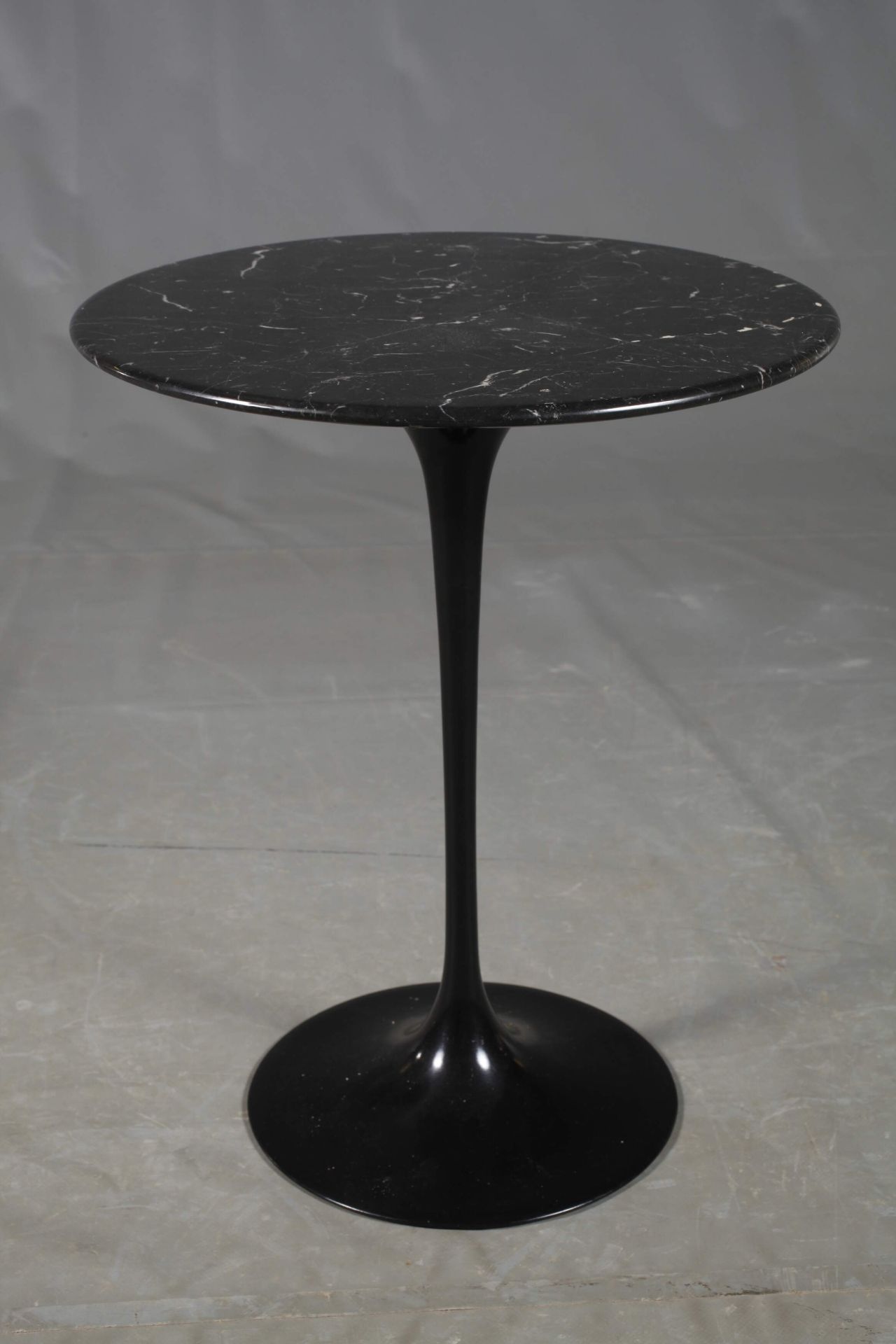 Two Tulip side tables - Image 5 of 6