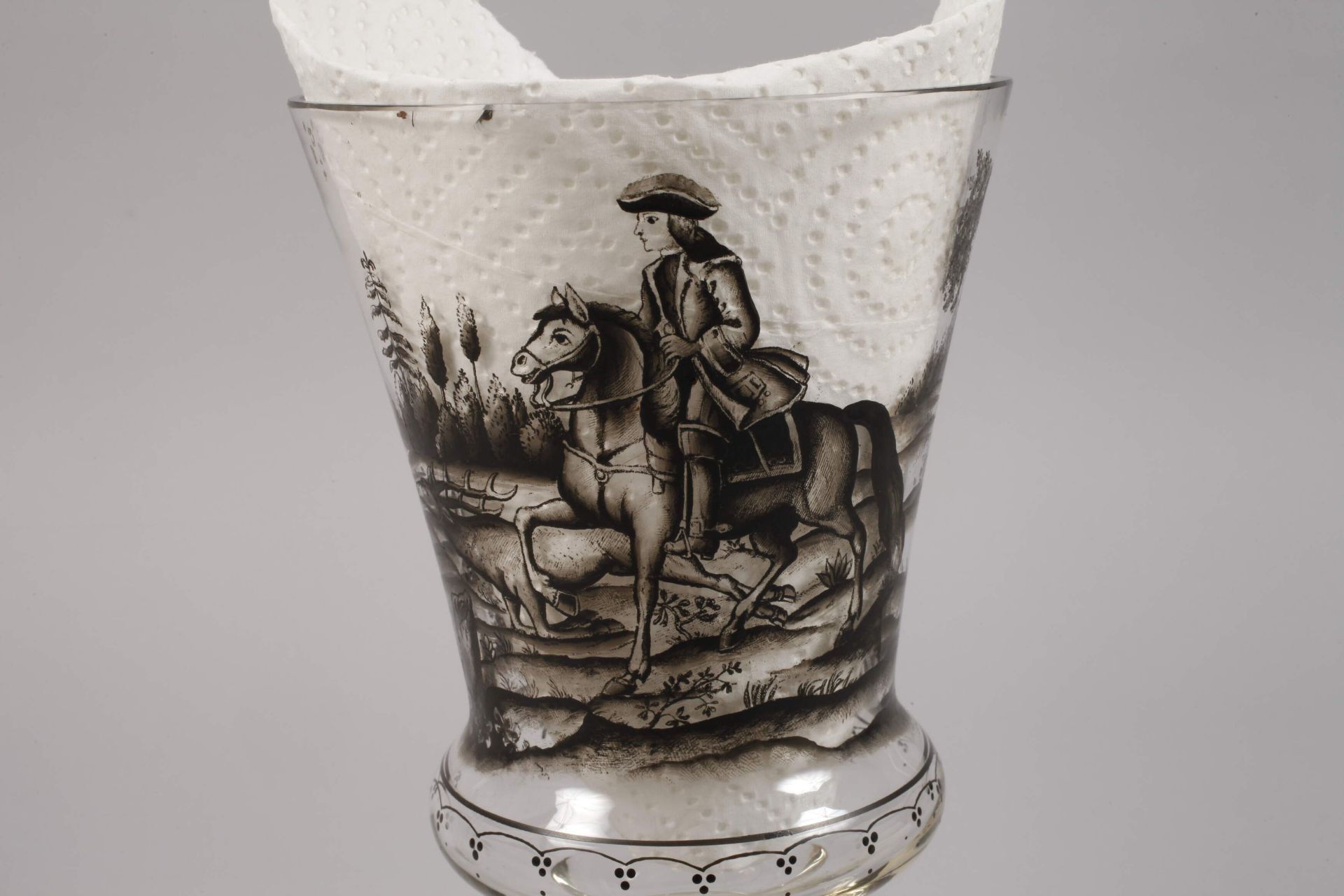 Lidded goblet with black plumb painting - Image 3 of 7