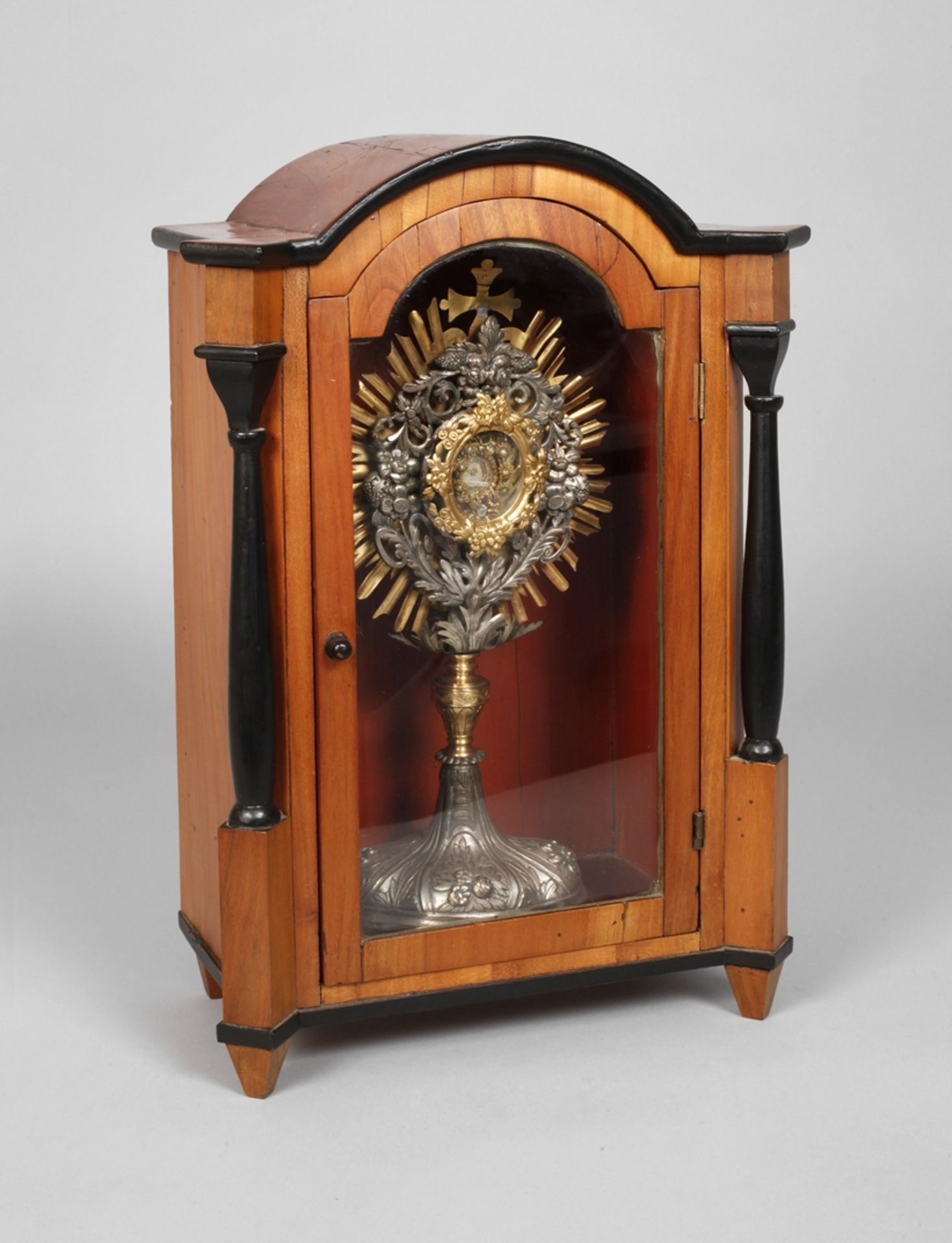 Monstrance in table showcase