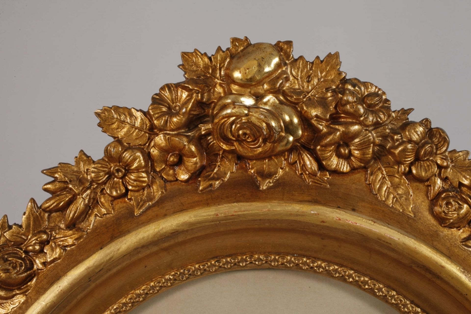 Oval Louis Phillippe gilt stucco frame - Image 2 of 3