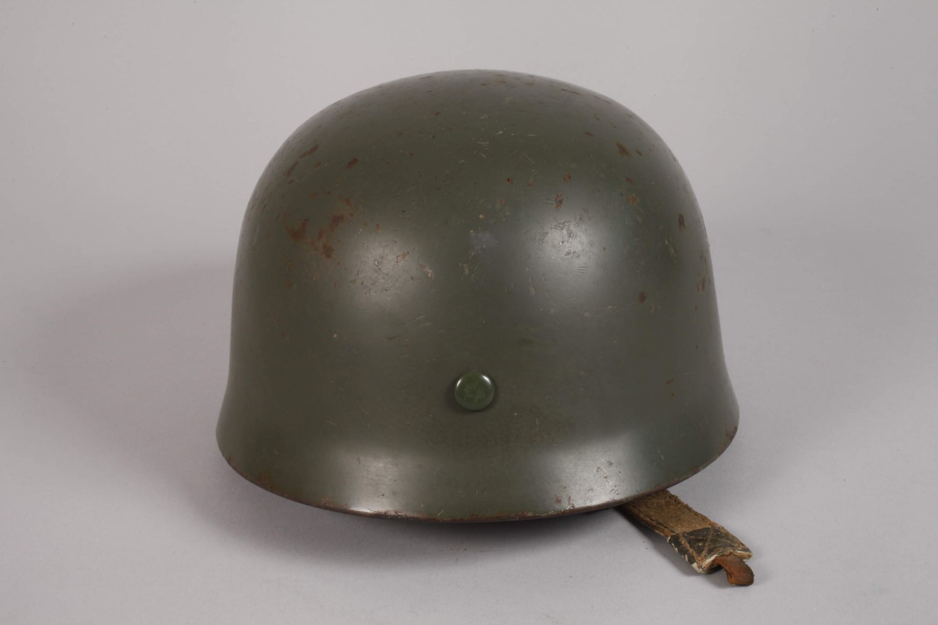 Steel helmet for army paratroopers - Image 2 of 5