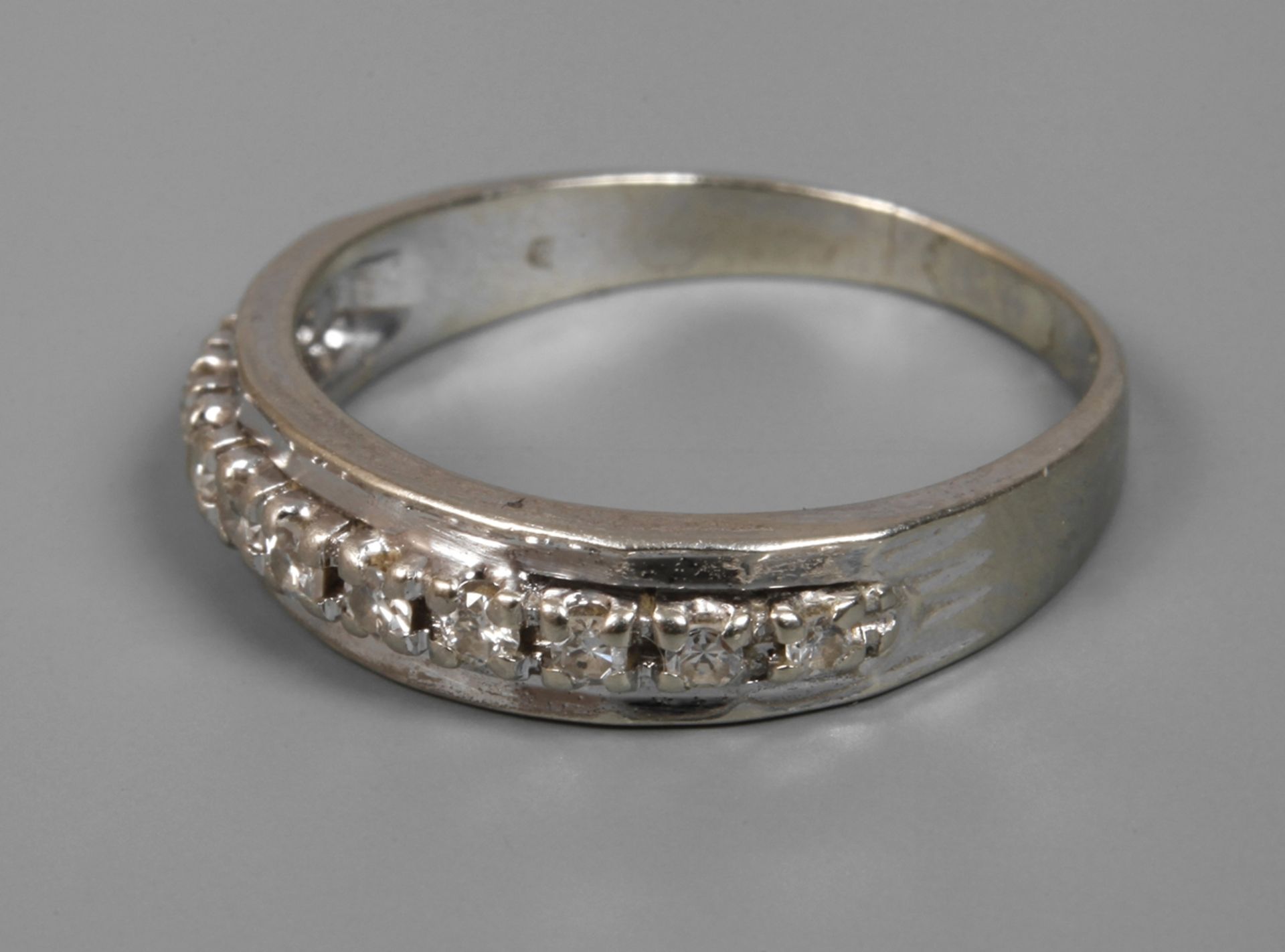 Women's ring with diamonds