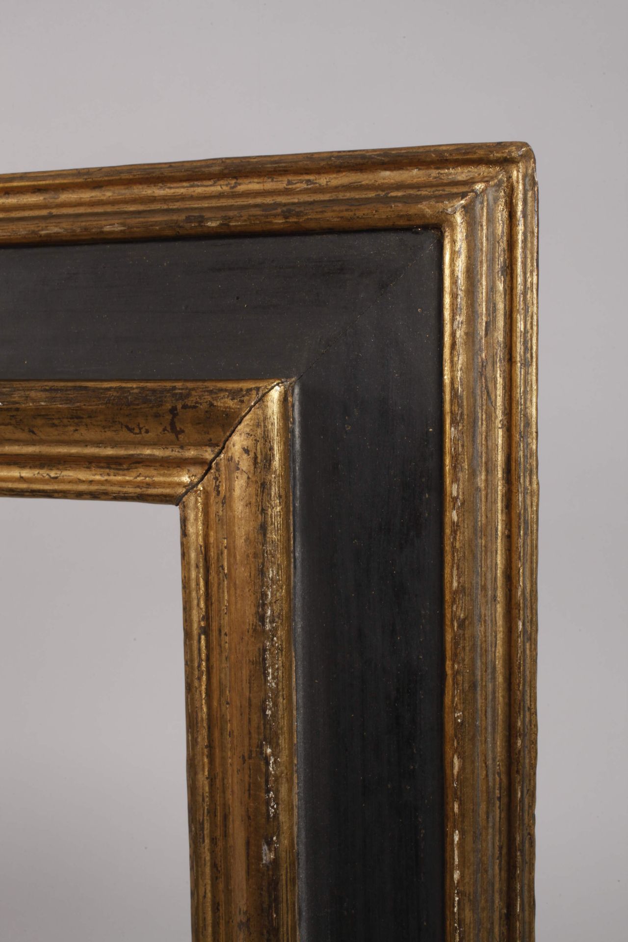 Moulding frame - Image 2 of 3