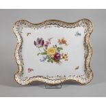 Meissen Prunktablett "Blume mit Schmetterling"