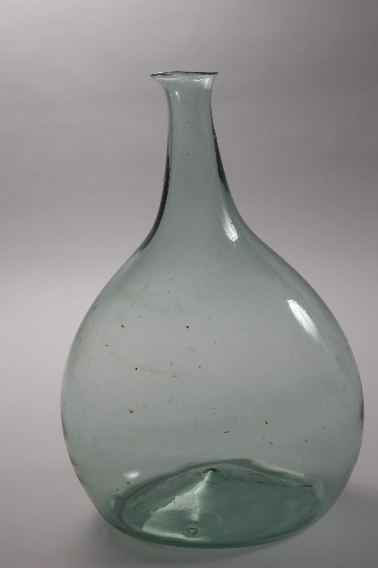 Six historical glass vessels - Image 3 of 7