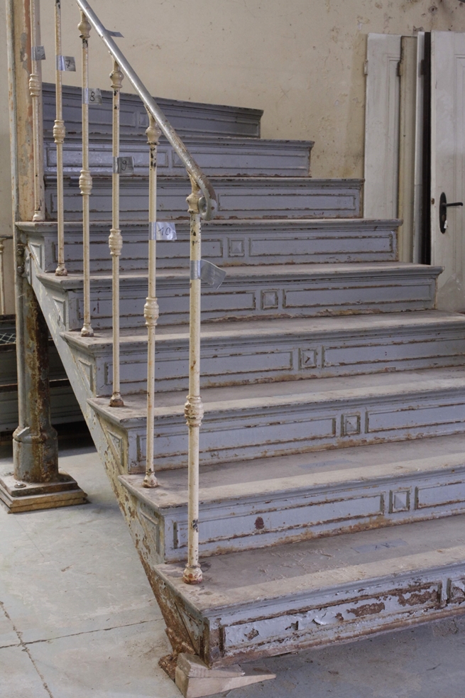 Large cast iron staircase - Image 21 of 22