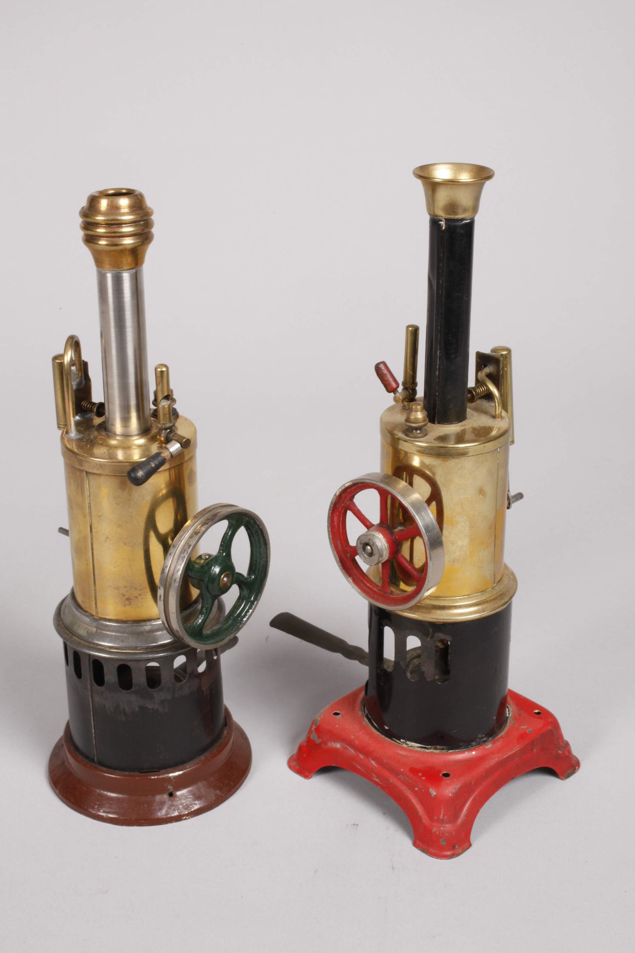 Four small standing steam engines - Image 7 of 9