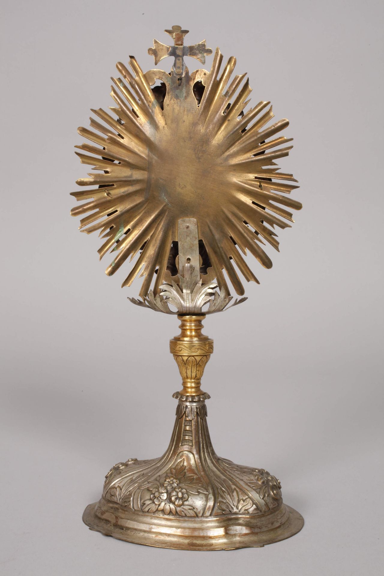 Monstrance in table showcase - Image 4 of 6