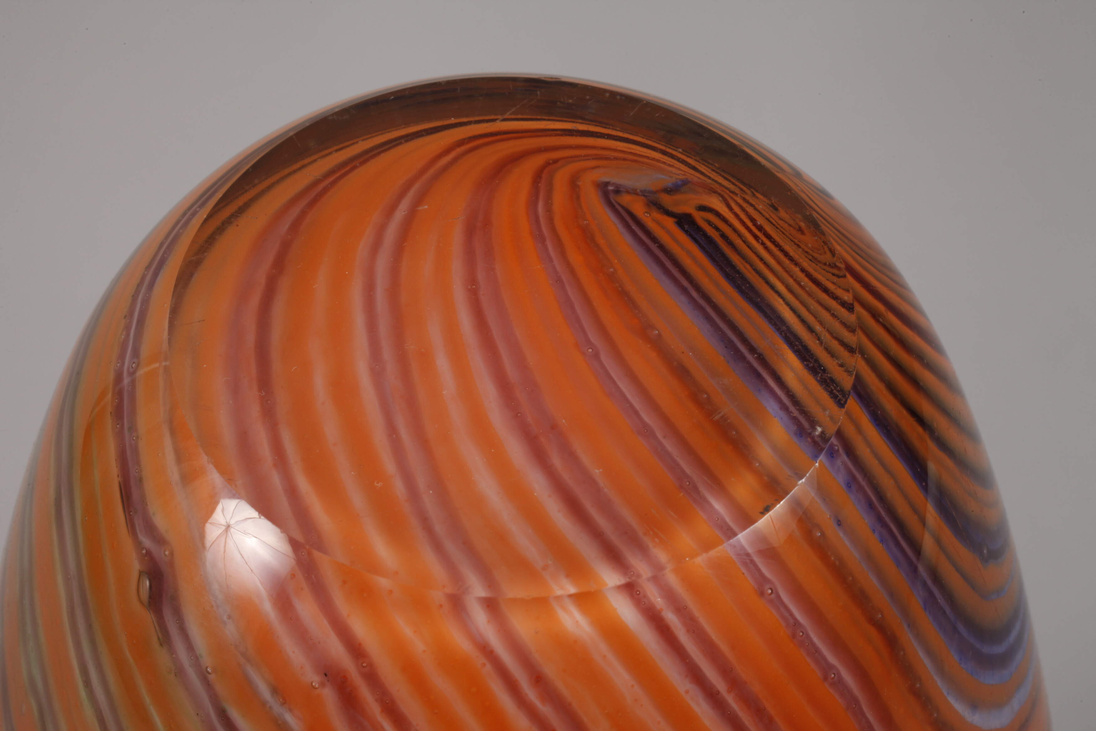 Vase with spiral thread - Image 3 of 4