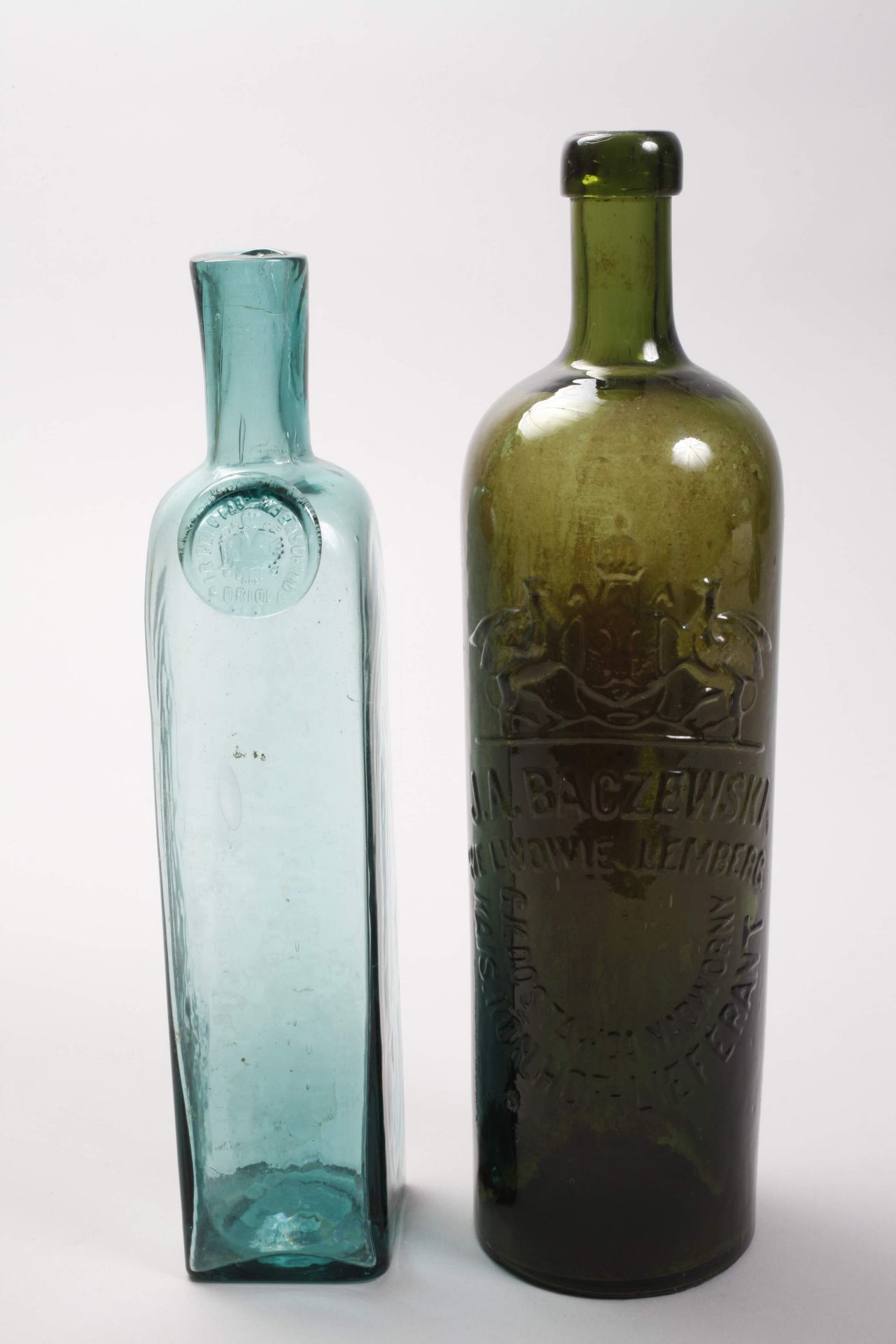Four historical wine bottles - Image 2 of 4