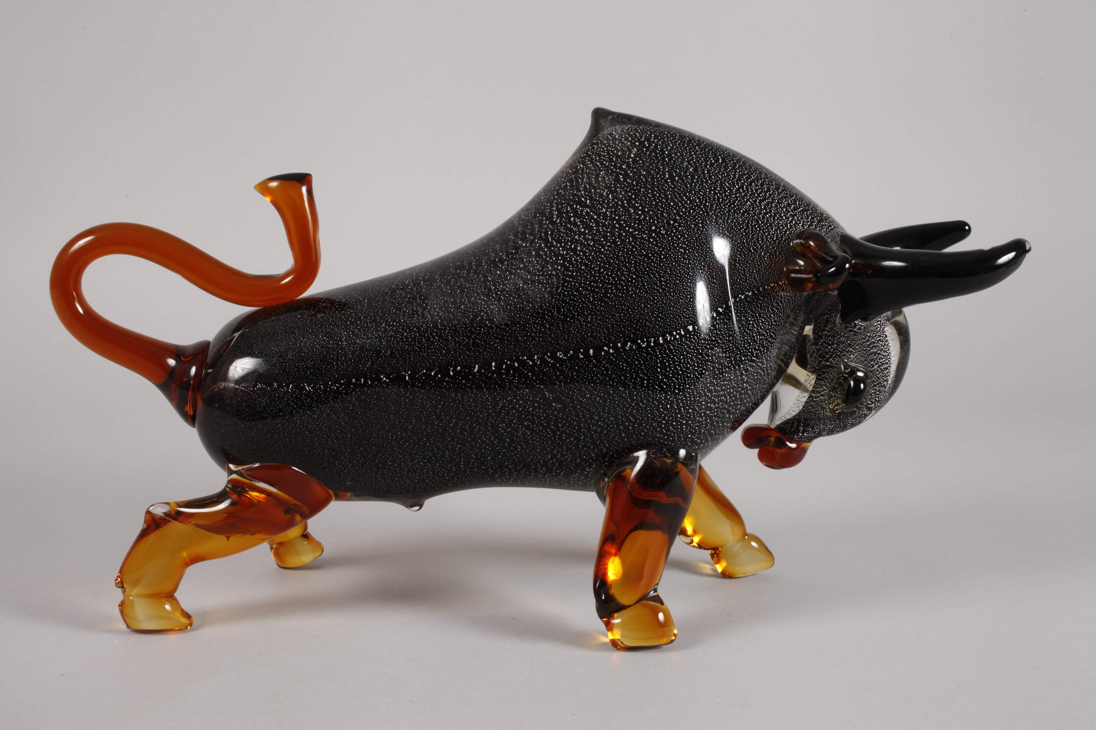 Murano large animal sculpture bull - Image 2 of 4