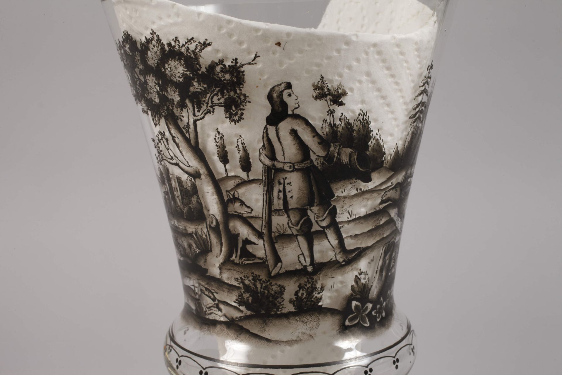 Lidded goblet with black plumb painting - Image 4 of 7