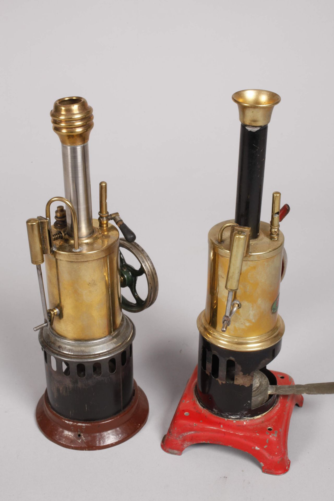Four small standing steam engines - Image 8 of 9