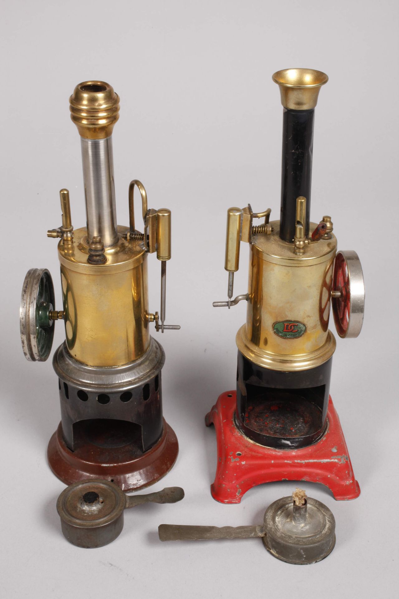 Four small standing steam engines - Image 6 of 9