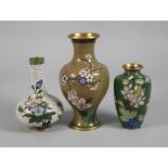 Drei Vasen Cloisonné