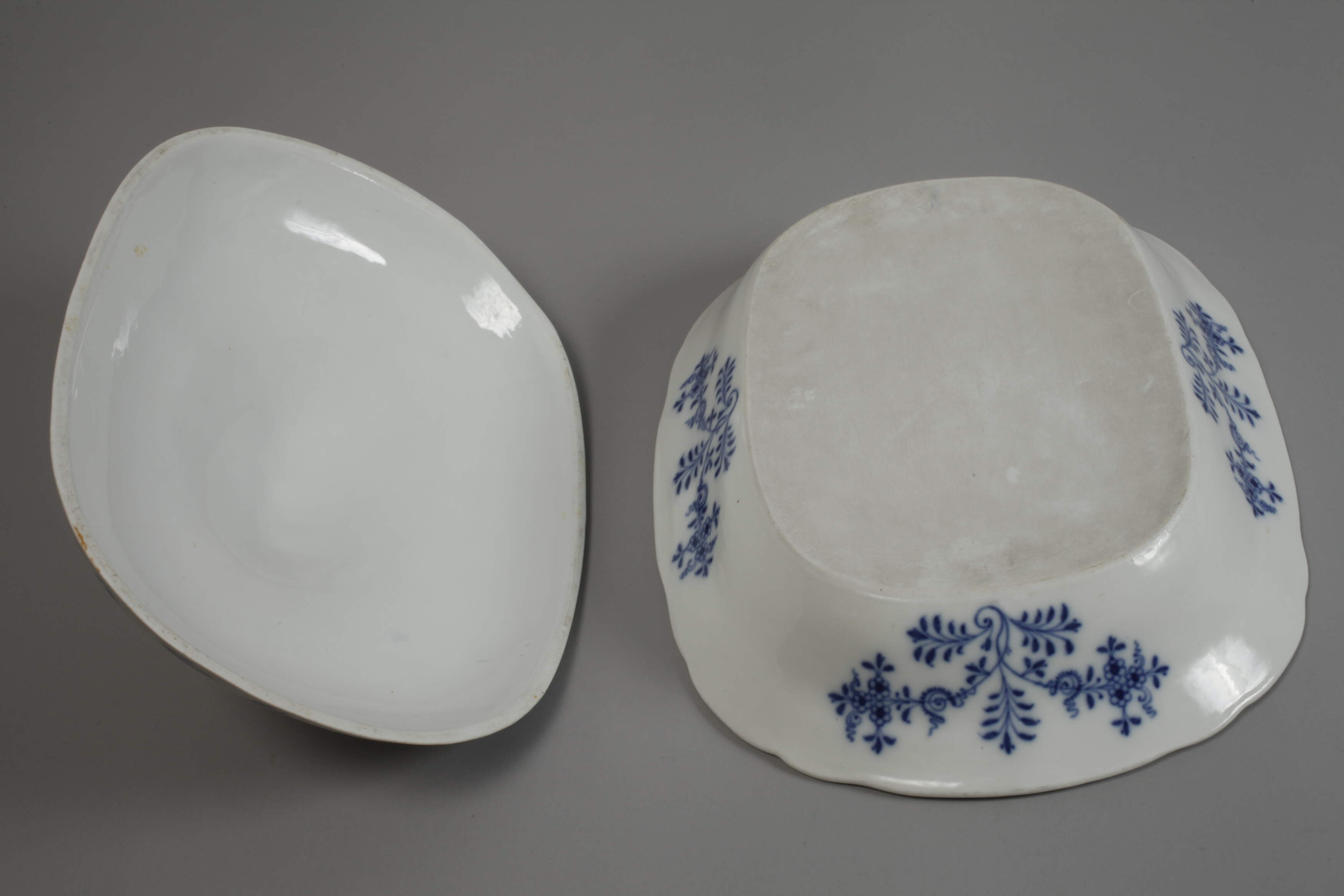 Meissen Deckelterrine "Zwiebelmuster" - Image 3 of 4