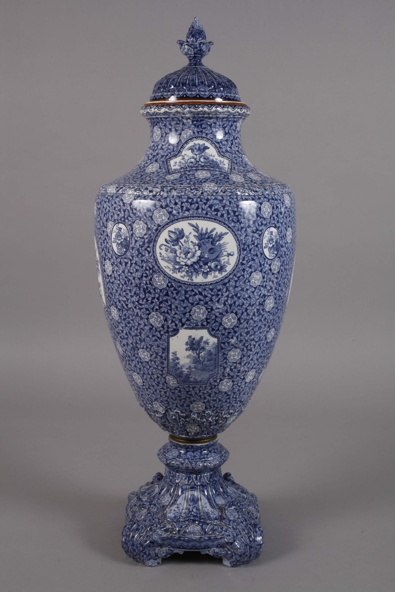 Large lidded vase - Image 4 of 6
