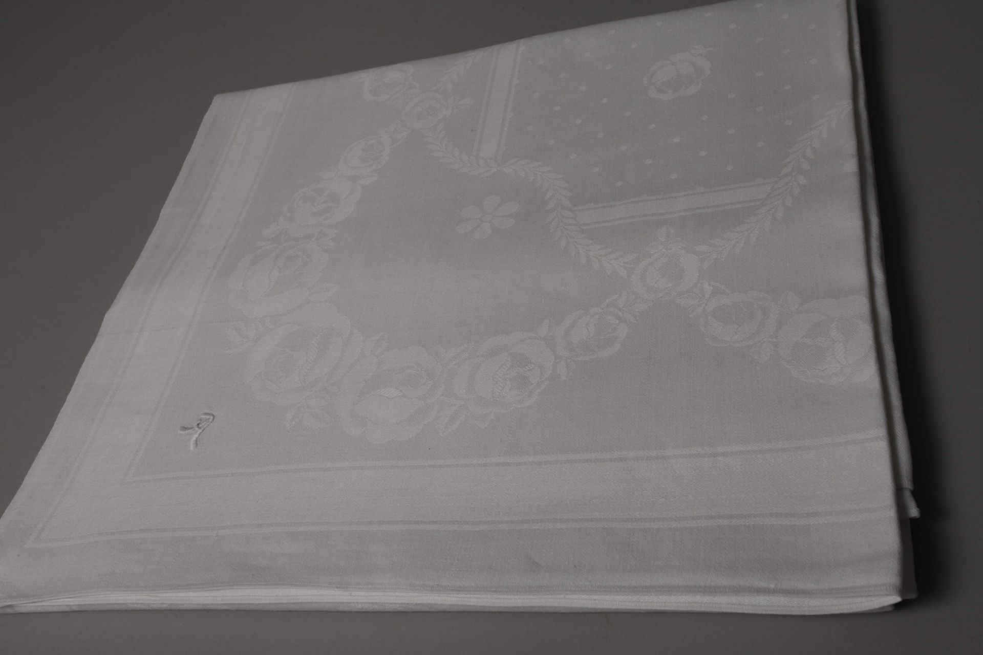 Neoclassical tablecloth - Image 2 of 2