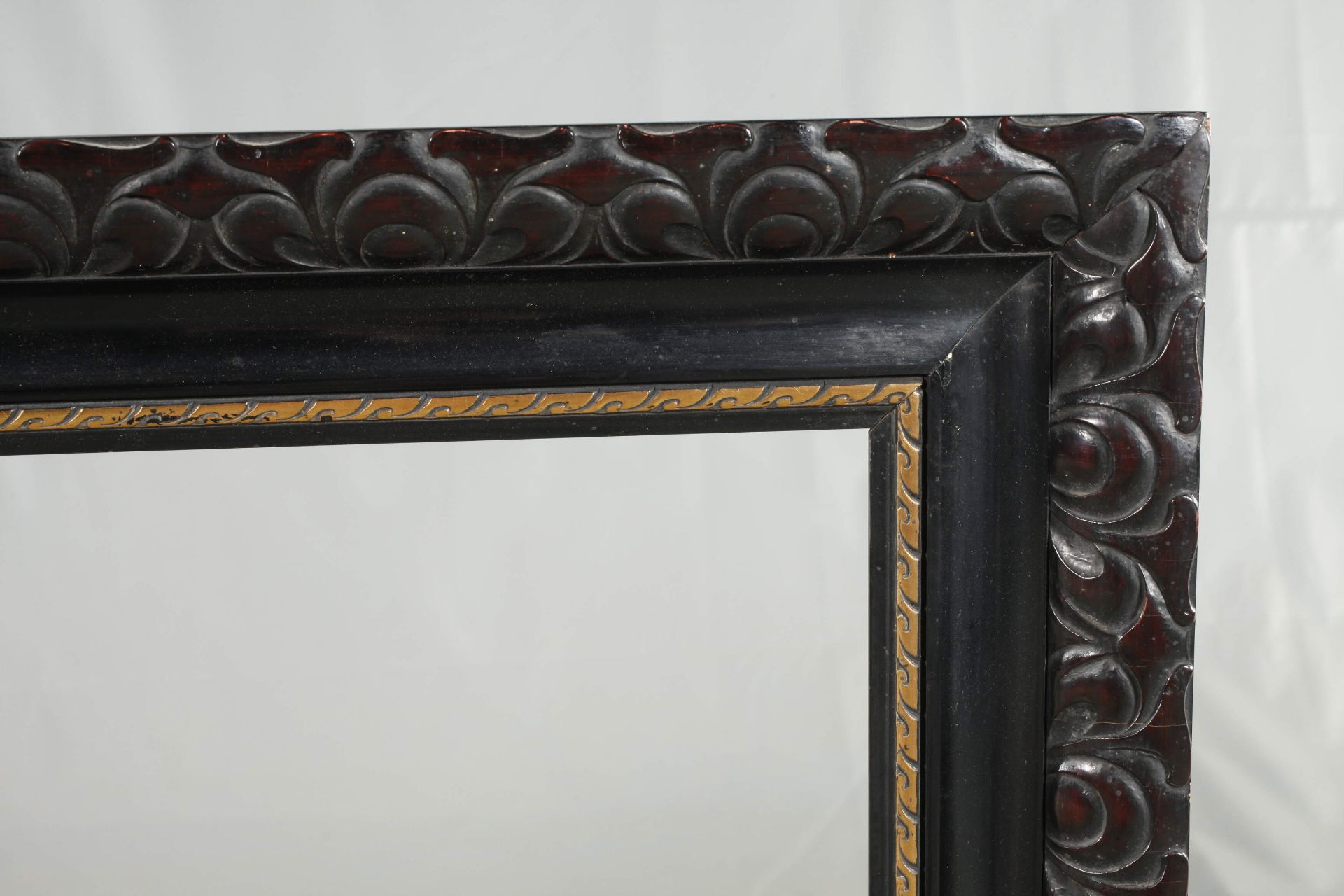 Varnish moulding Art Nouveau - Image 2 of 3