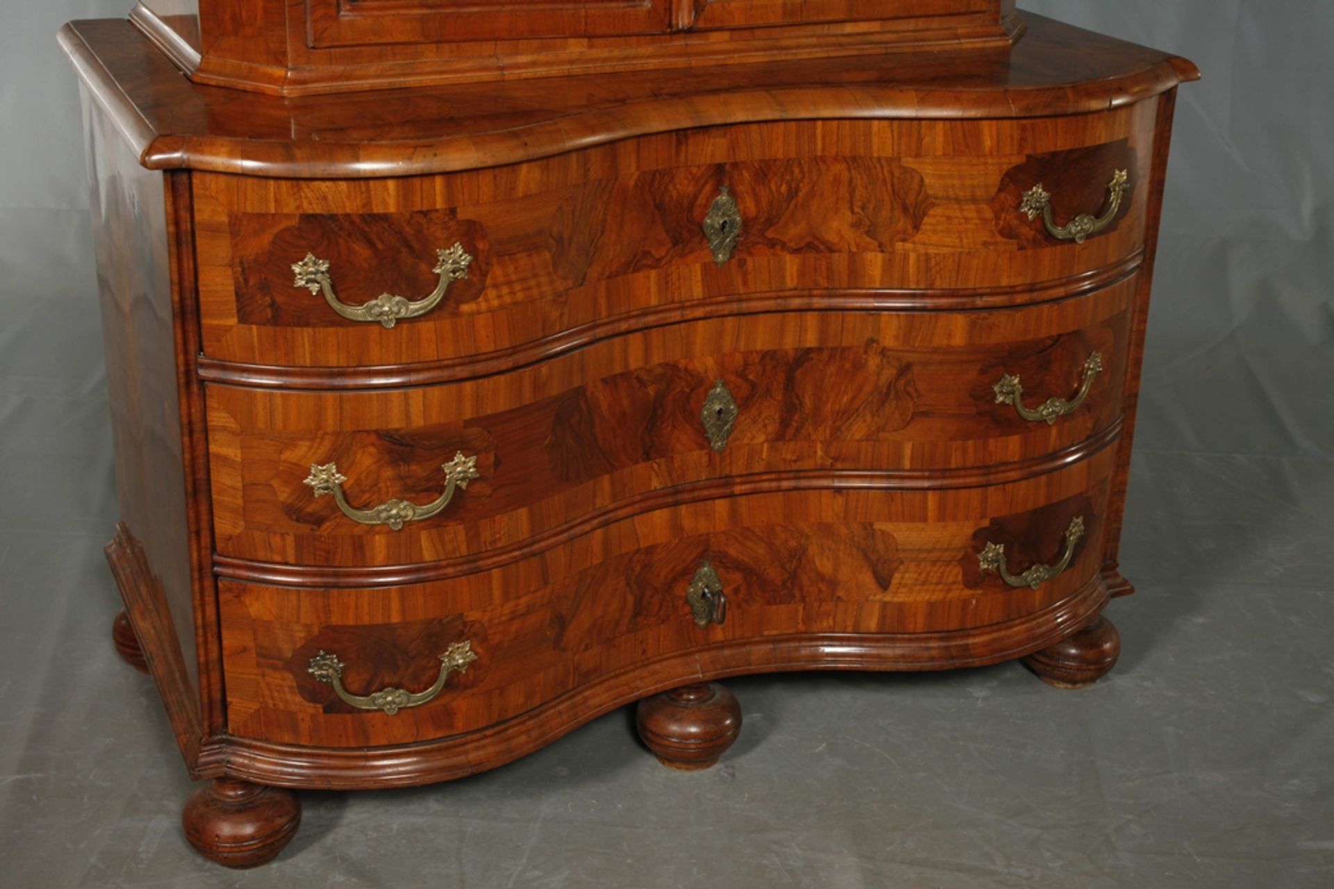 Commode with showcase top baroque - Image 2 of 12