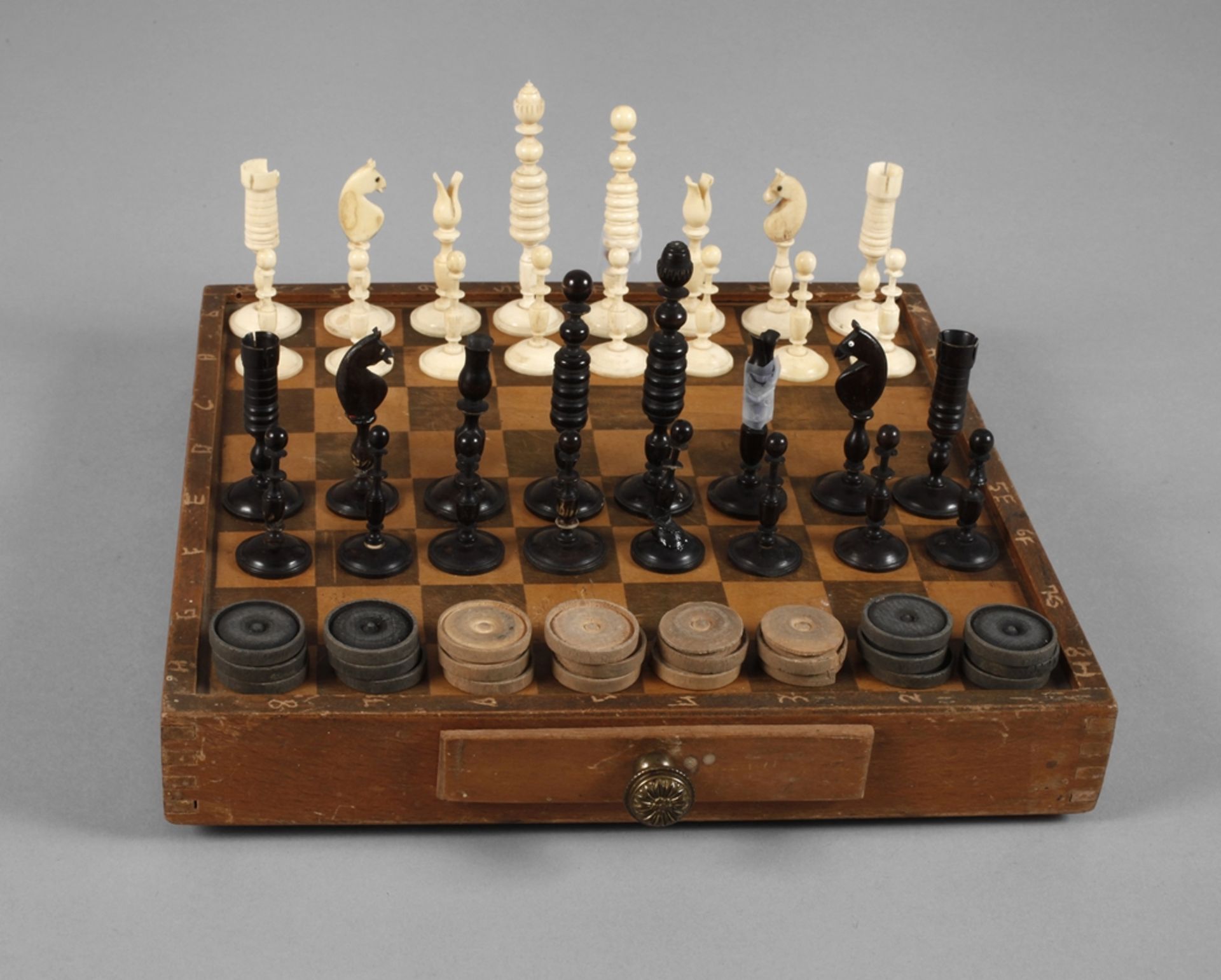 Chess set, bone