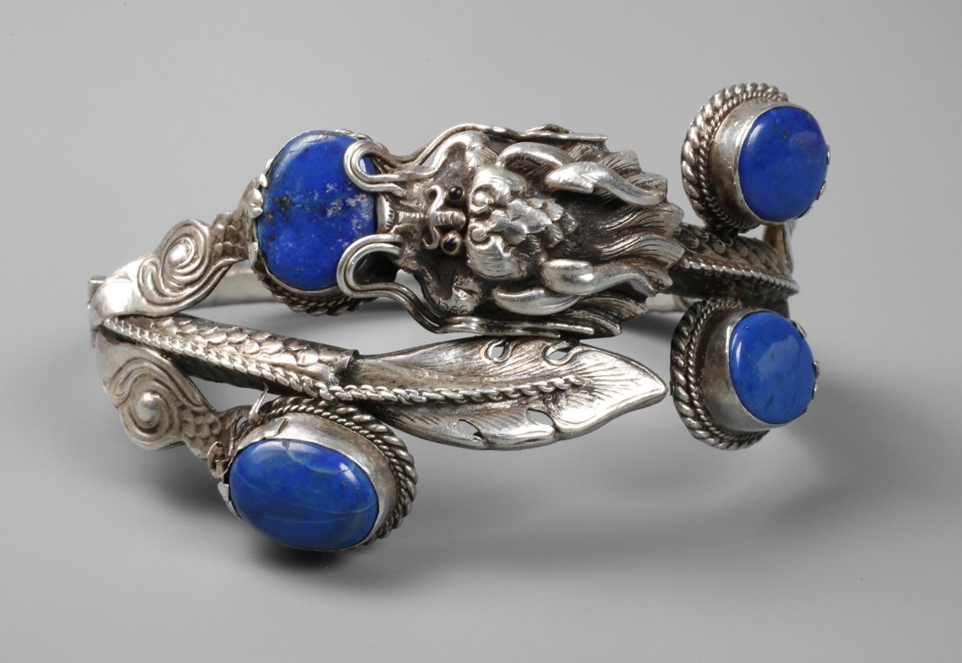 Bracelet with dragon motif