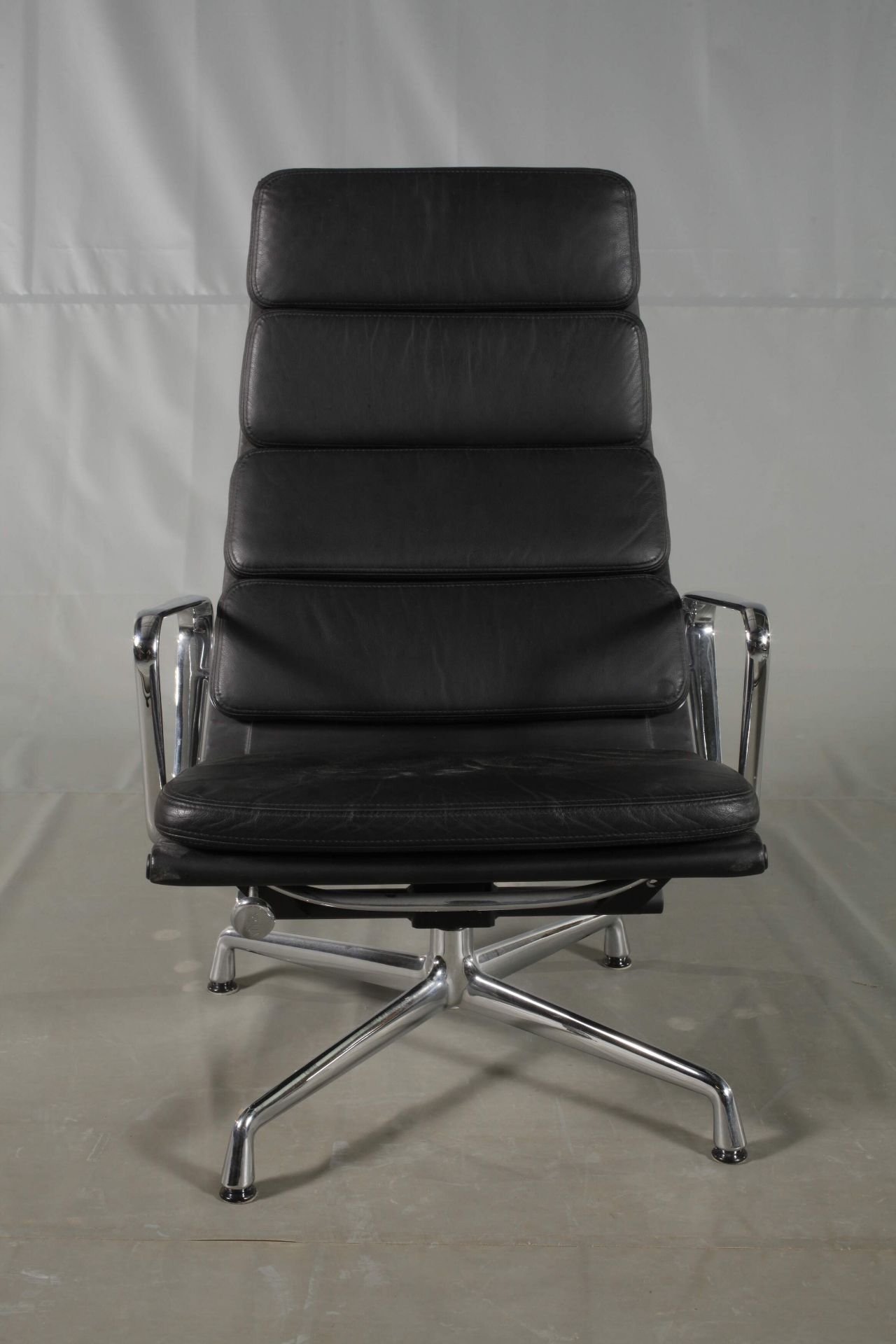 Charles & Ray Eames Soft-Pad-Chair - Bild 2 aus 9