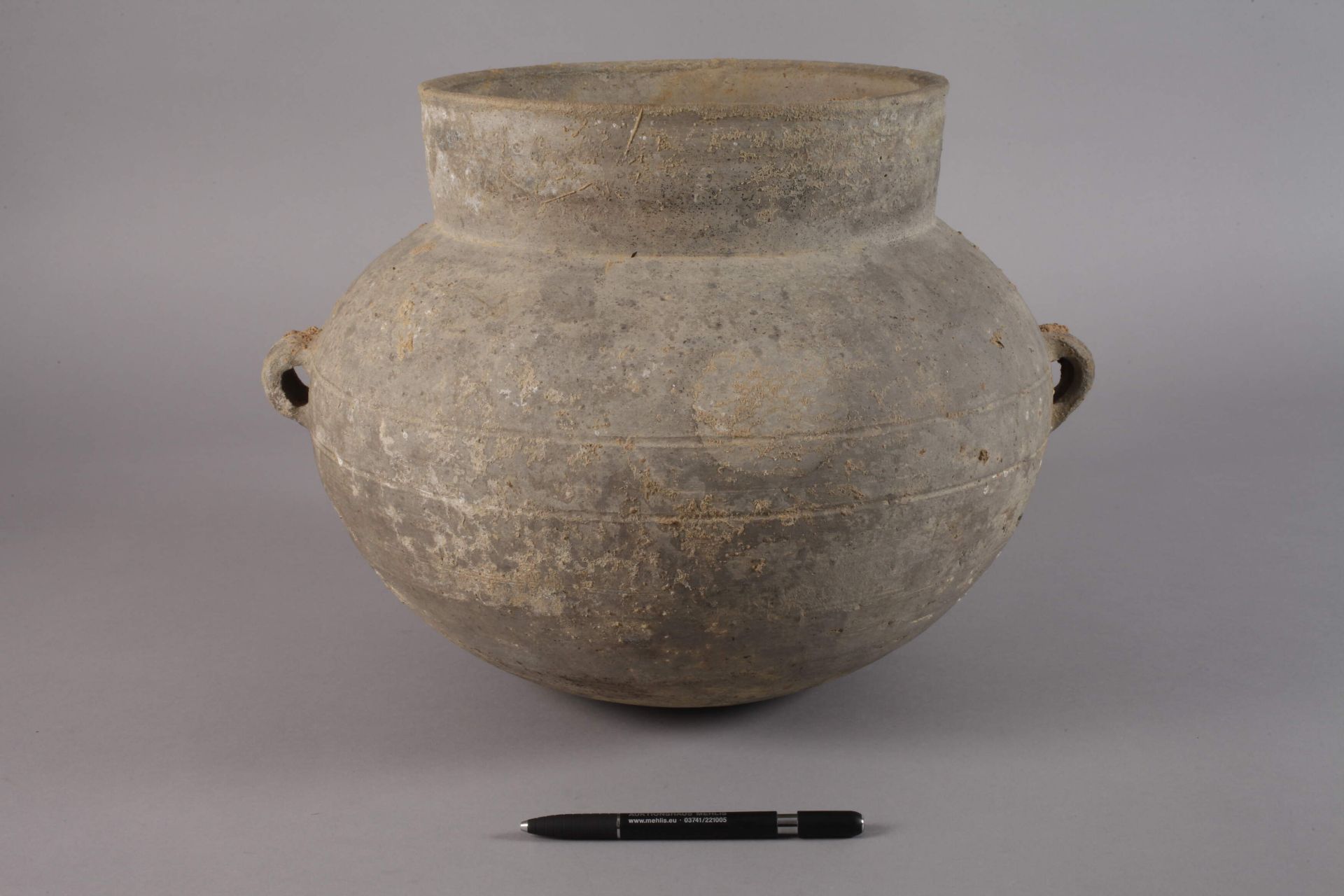 Han dynasty storage vessel - Image 2 of 6