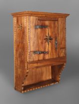 Barocker Wandschrank