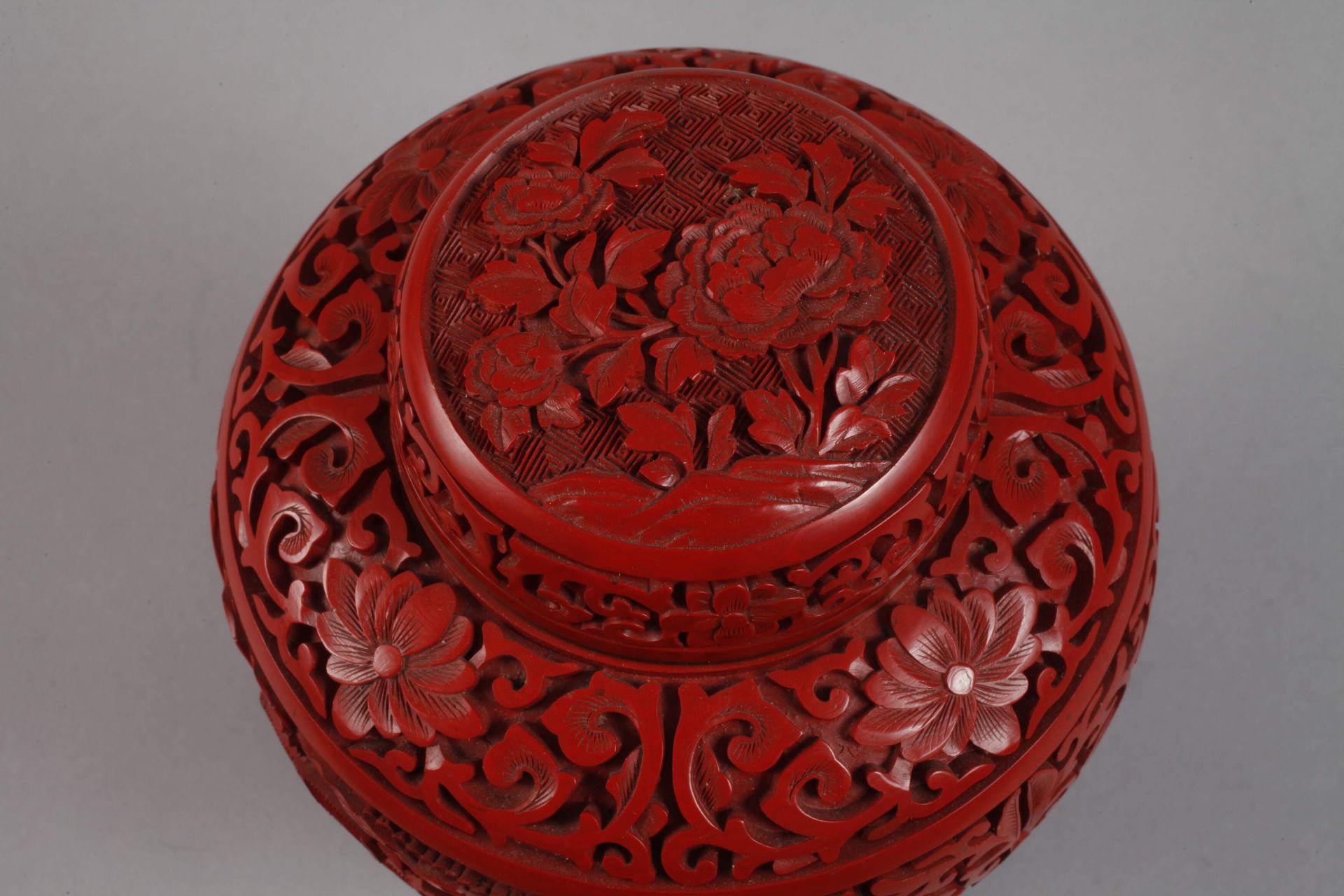 Lacquer carving - Image 5 of 7